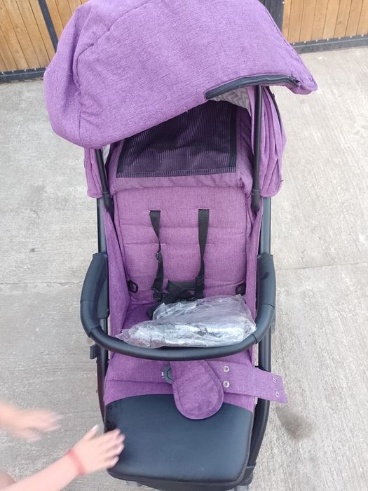 Vând cărucior in stare foarte buna