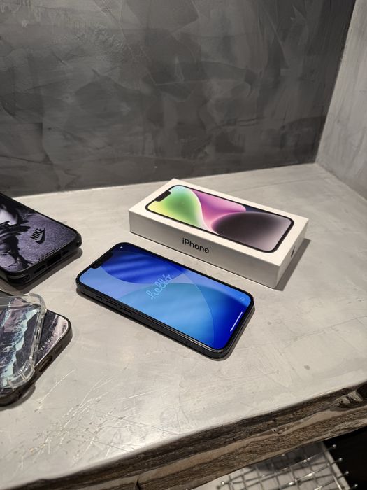 Iphone 14 Midnight 128 GB + подаръци
