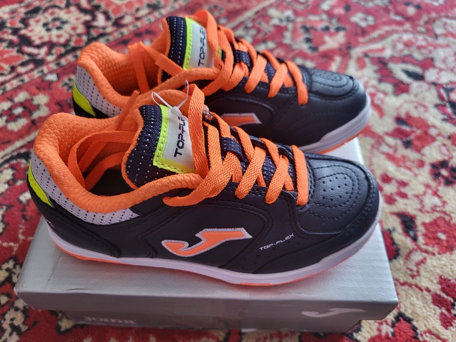 Кроссовки на мальчика новые от бренда JOMA