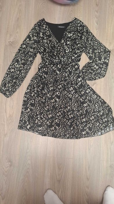 Rochie elegantă neagra cu flori albe