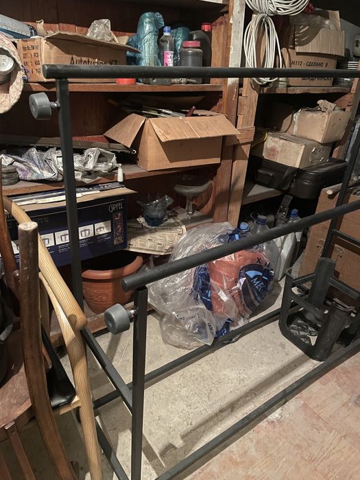 Продаю железнью вешалку буу, качество супер