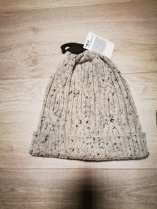 Set căciulă și mănuși nou