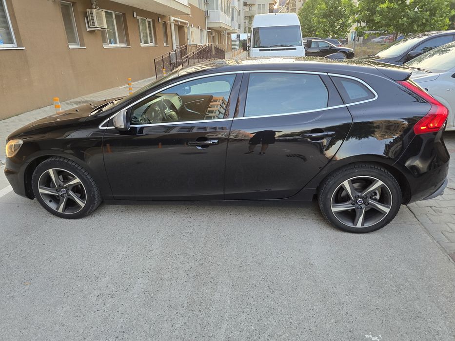 Volvo V40 D2 2.0 Diesel / 2015 / Negru / Interior piele / Euro 6