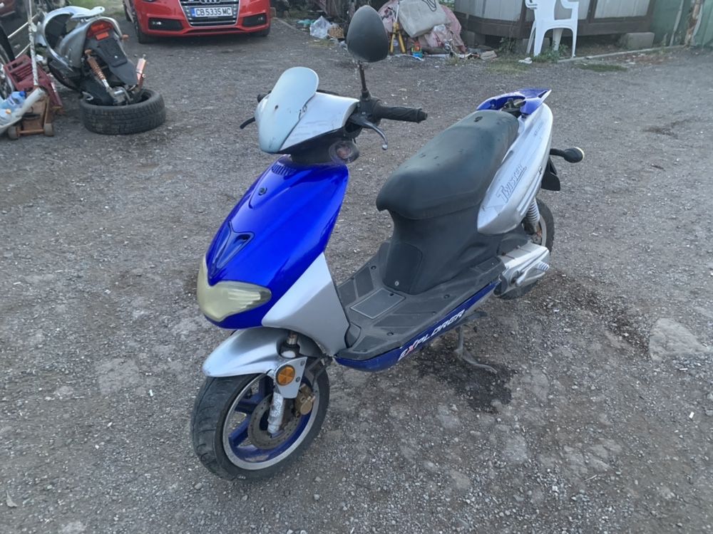 НА ЧАСТИ! Скутер Ride Twister 50 куб . B92 2011 г. Scooter 2 броя