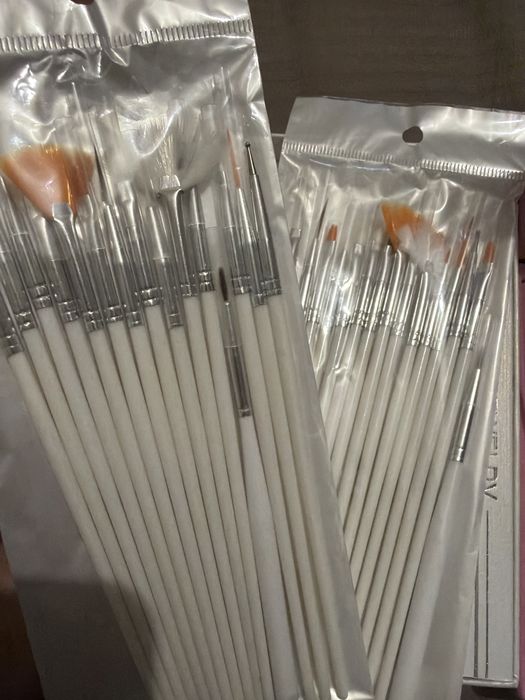 Набор кистей для маникюра