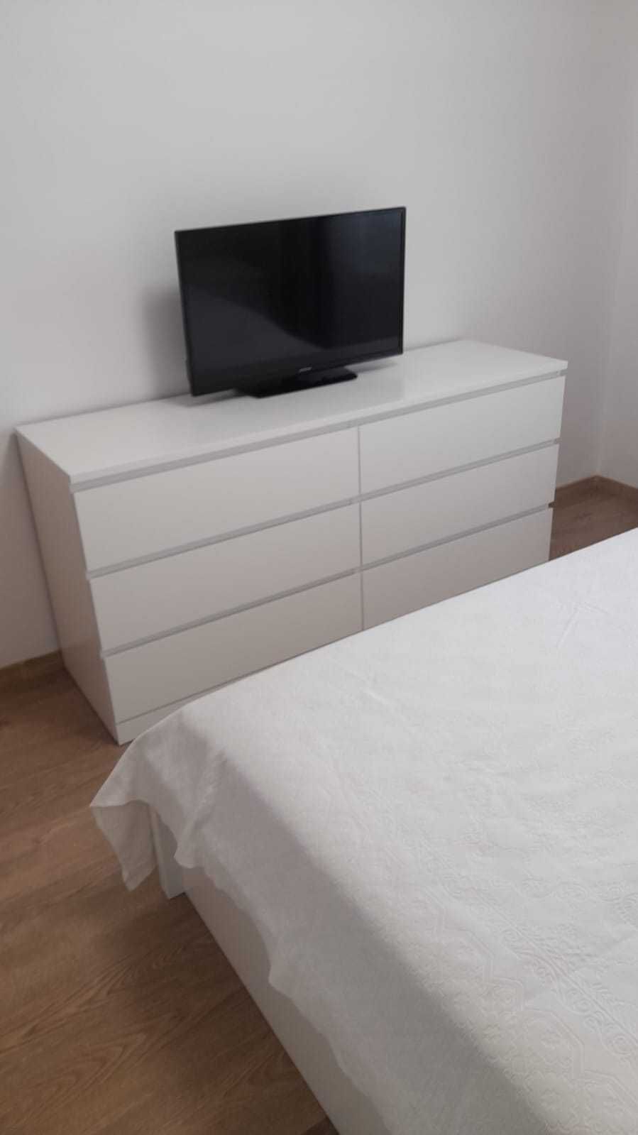 Inchiriez apartament 3 camere