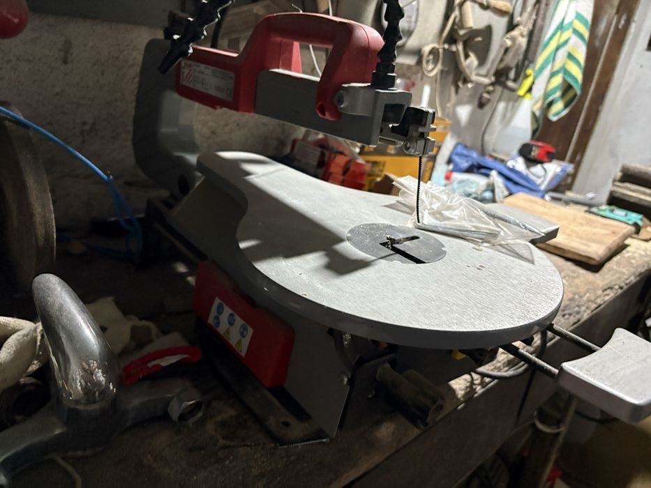 Контурен трион Holzmann DKS21 pro