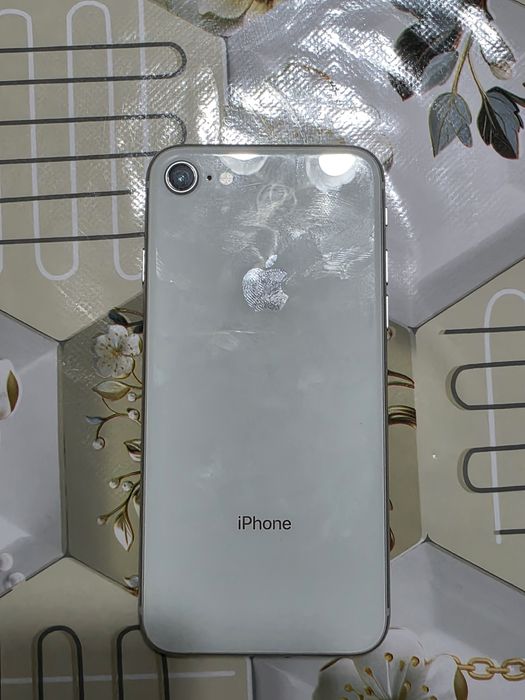 iPhone 8 64 Gb White