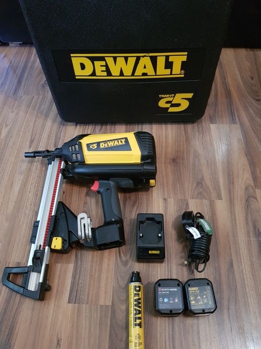 Dewalt C5 Pistol de bătut cuie în beton