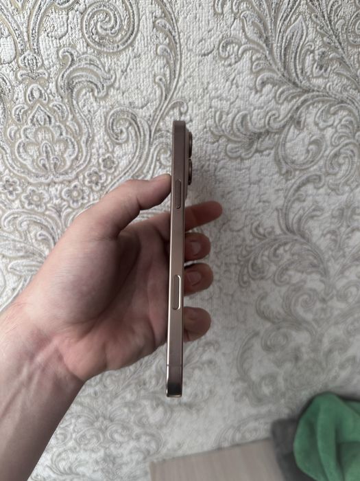 Iphone 16 pro max в отличном состоянии 100 акб