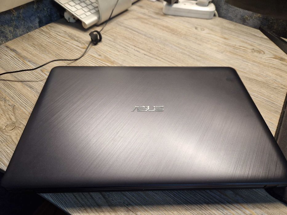 Ноутбук Asus для работы Модель X543M\Зарядка в норме