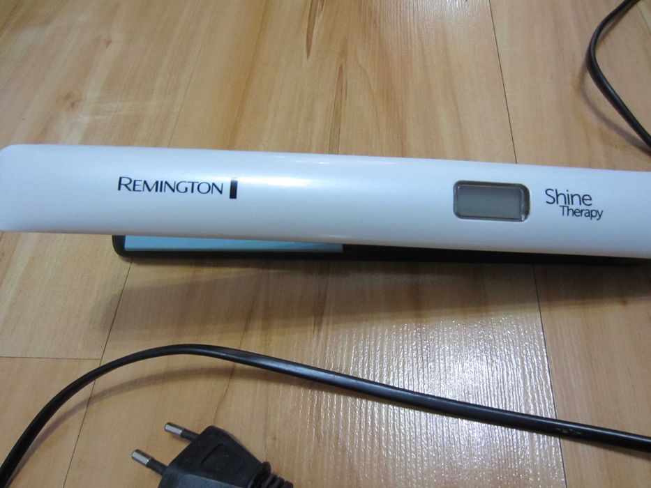 Placa ceramica indreptat parul Remington Shine Therapy S8500-ieftina