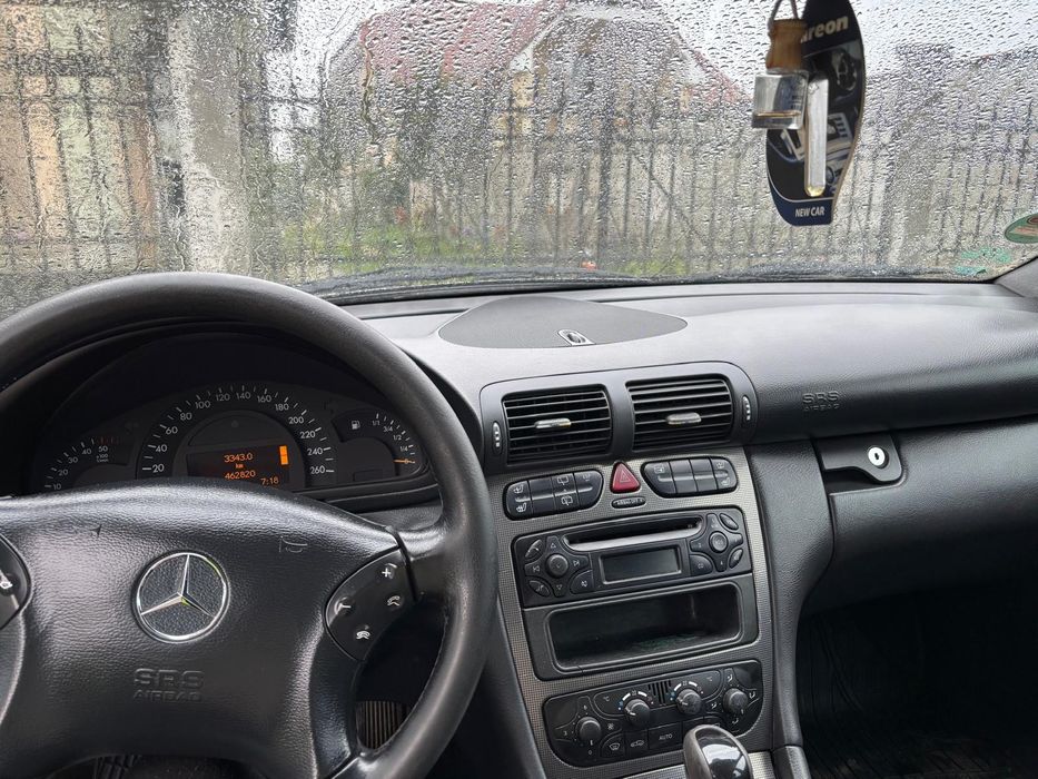 Mercedes benz s203 c220
