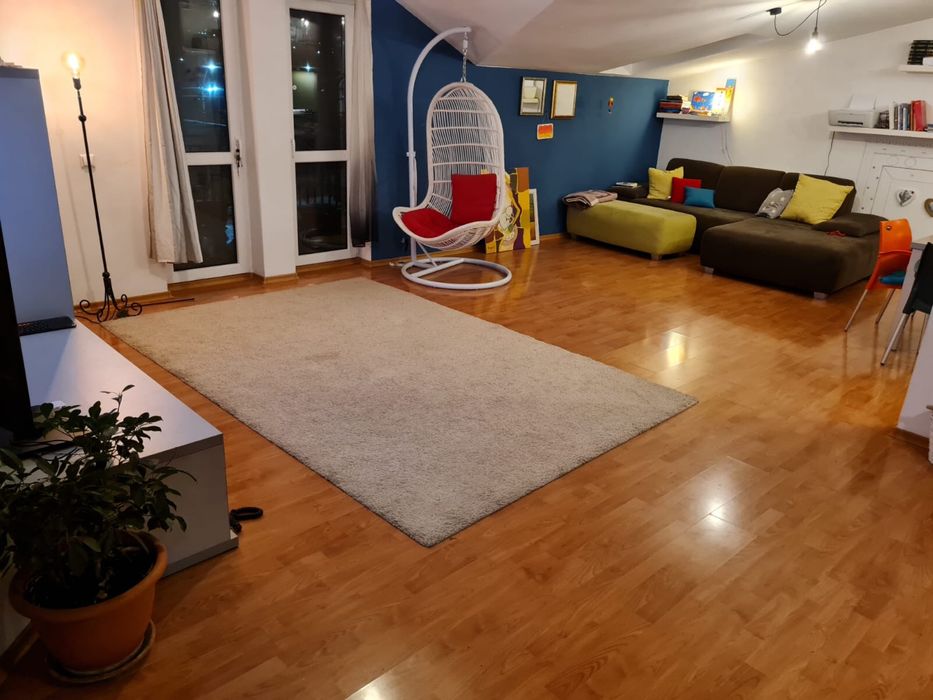 Inchiriez apartament in Scheia