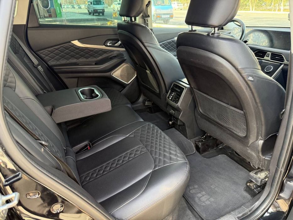 Exeed TXL premium rusumli avtomashina sotiladi