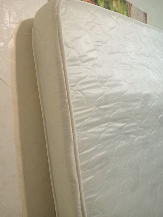Продам матрас, чистый