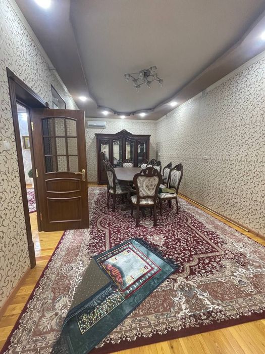 Квартира на 4 этаже два двухкомнатный квартира 140 кв обйеденены