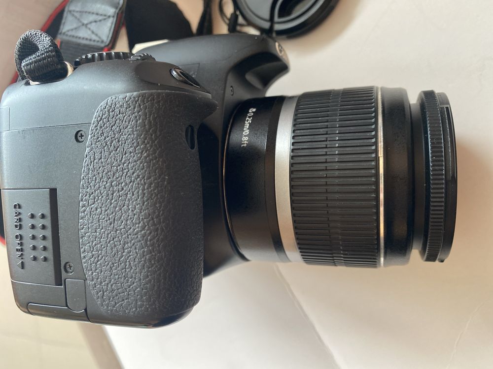 Фотоапарат Canon EOS 550D с два обектива