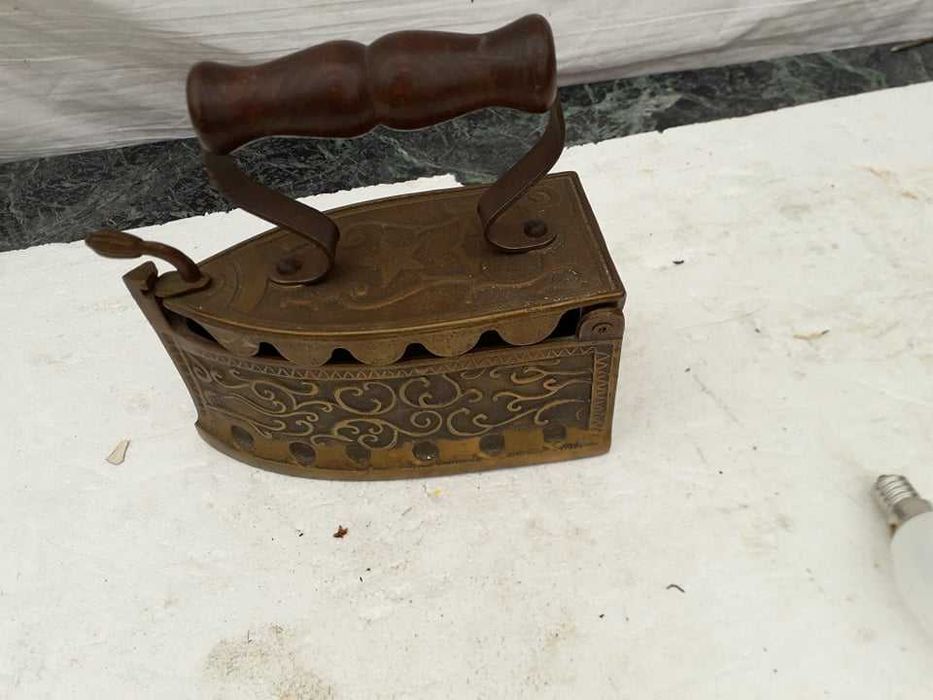 Calcator din bronz