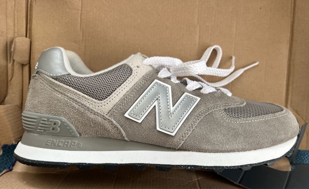 Дамски маратонки  NEW BALANCE.100%оригинал.Кутия,всичко от до.Жестоки