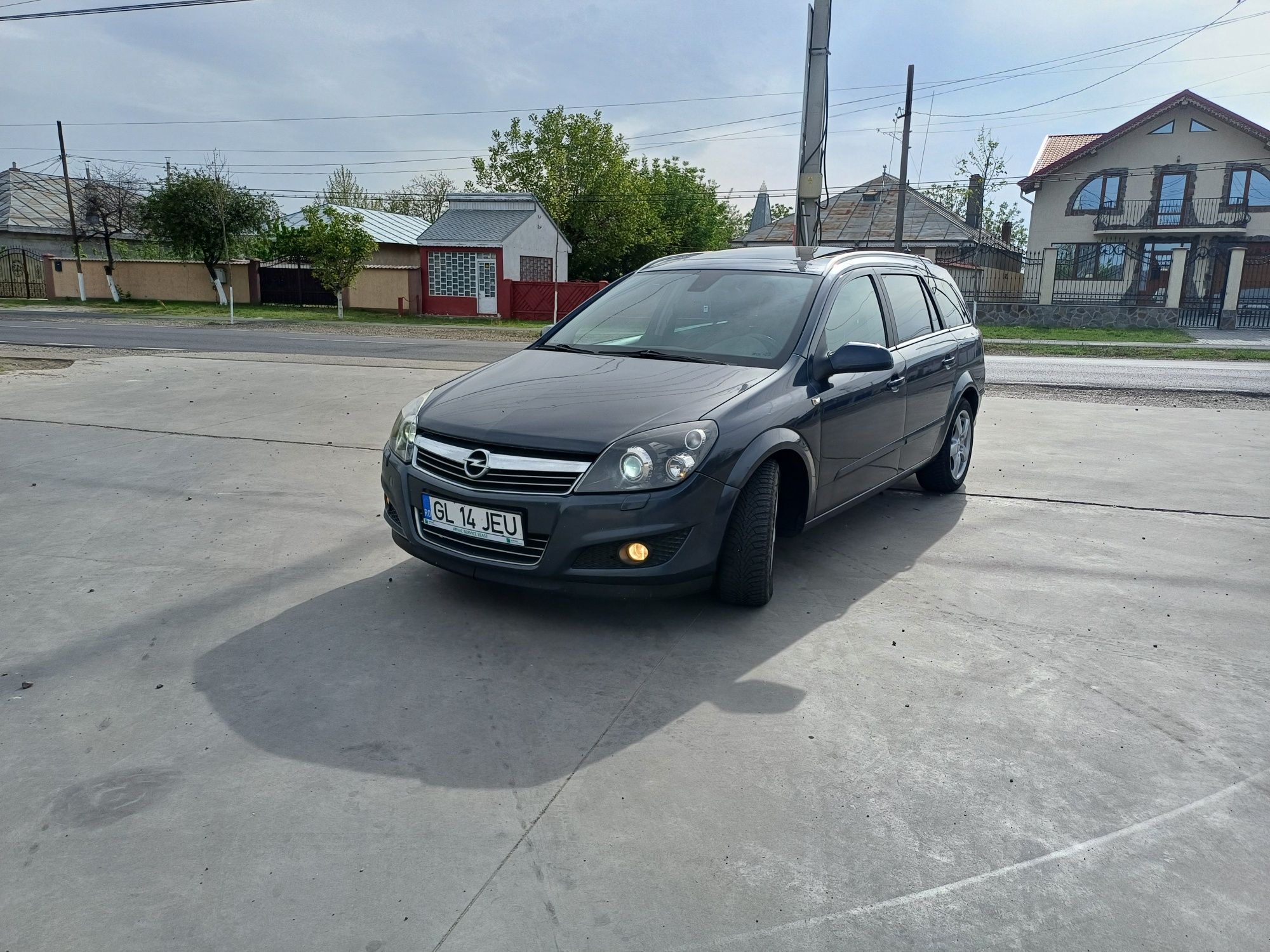 Opel astra H facelift 1.9 150 cp, panoramic, navigatie ,xenon, keyless