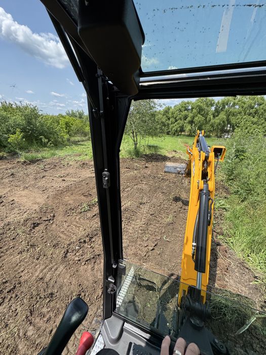 Servicii miniexcavator, sapaturi, santuri, amenajari exterioare, etc