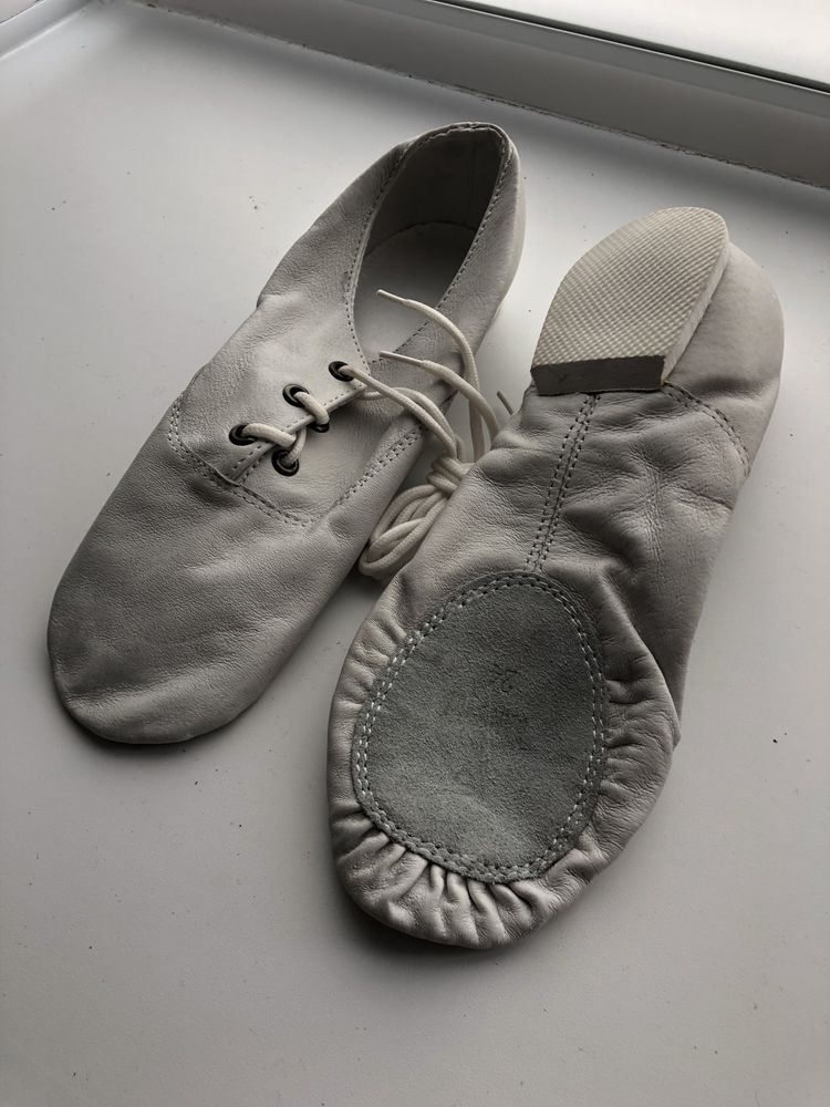Балетки (Чешки) с каблуком, новые. Обувь для танцев