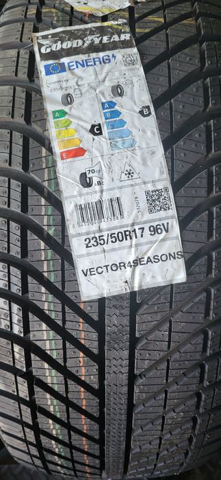 2 anvelope 235 50 17 goodyear vector all seasons