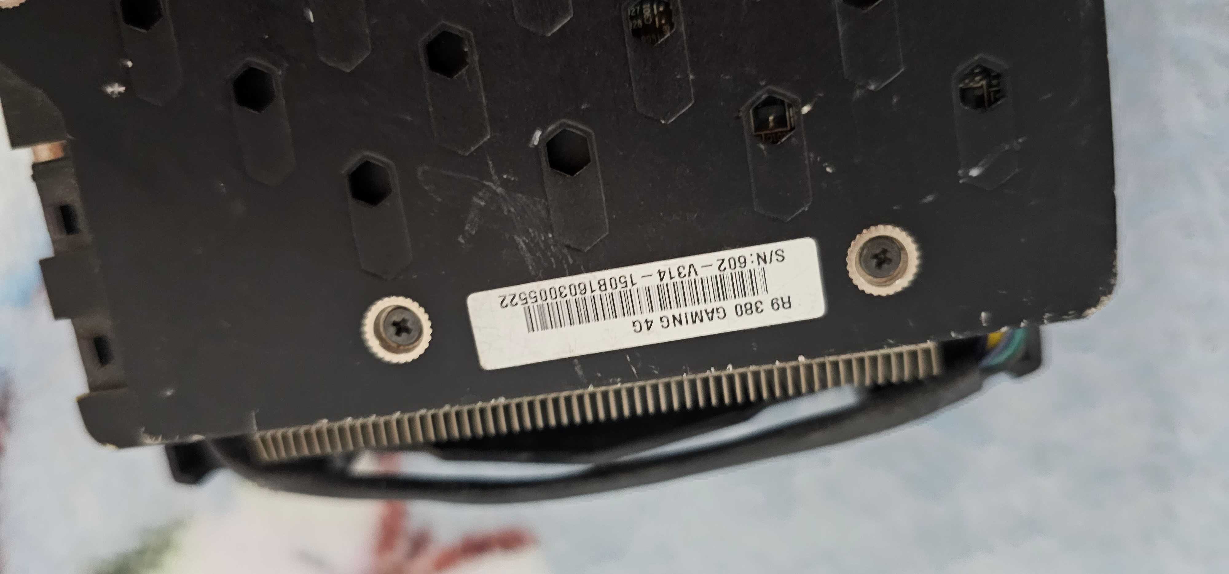 placa video defecta MSI Radeon R9 380 4gb