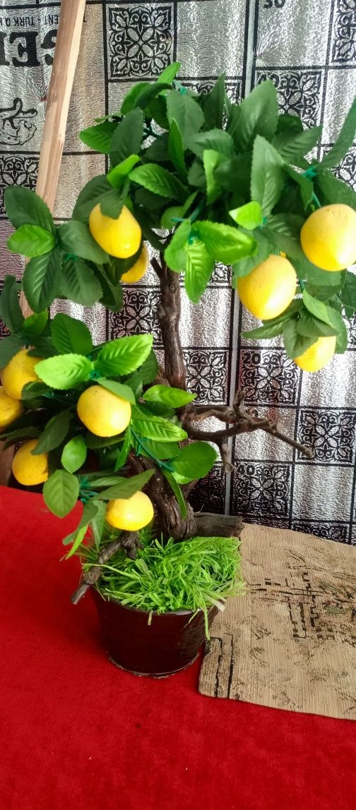 Продается искуственный лимонный дерево