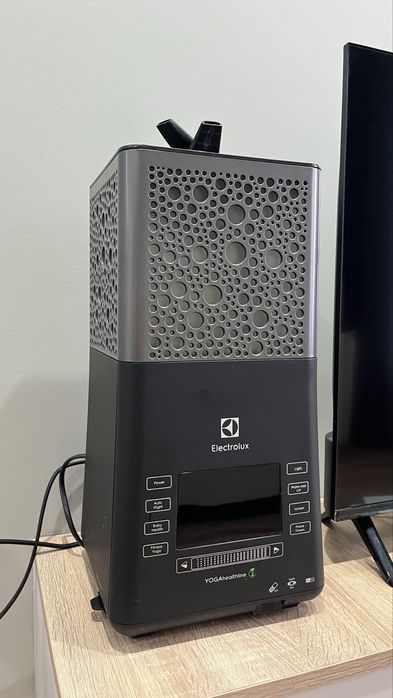 Увлажнитель воздуха Electrolux черный