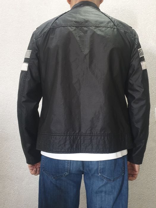 Продаю мужскую ветровку