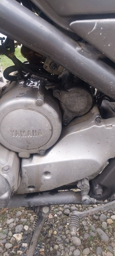 Vând Yamaha xj 600 şi diferite piese şi 2 cauciucuri puțin rulate