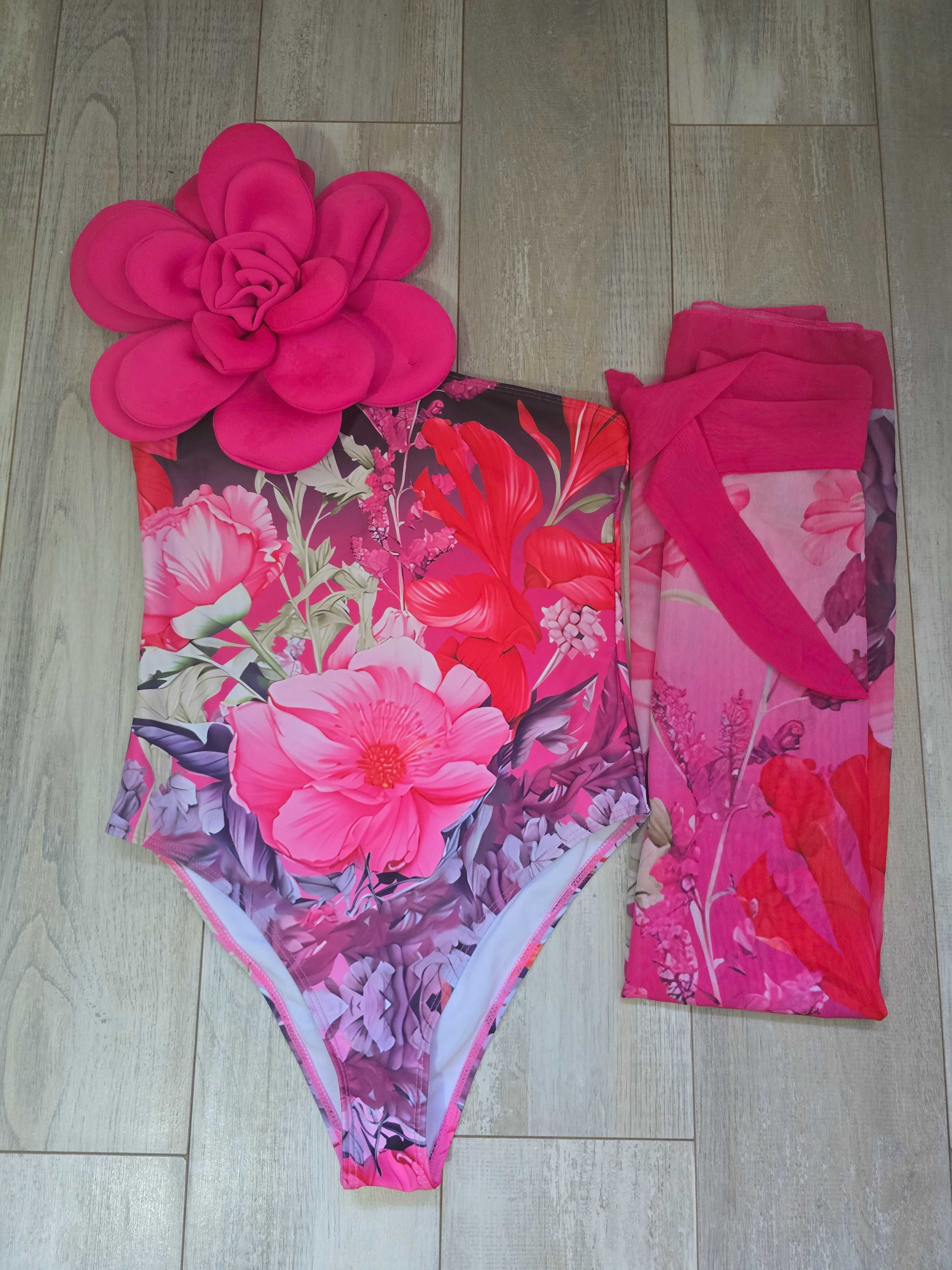 Costum de baie roz M