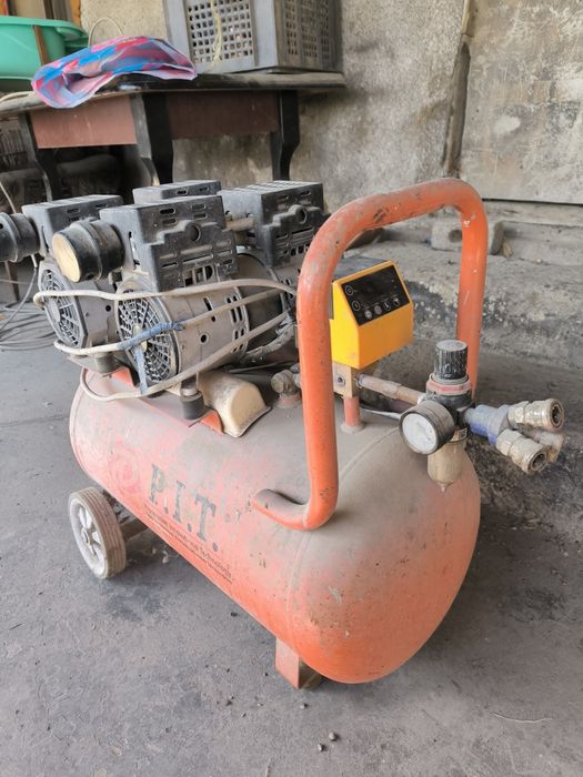 Продам компрессор 65 литров