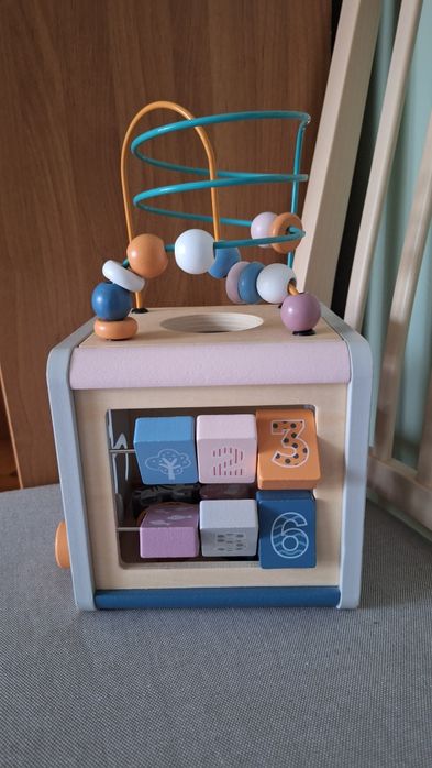 Дървен Монтесори куб