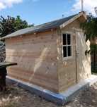 Executam  casute de gradina