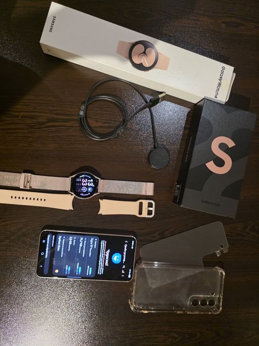 Samsung Galaxy S22 Pink Gold, 256GB 5G + Watch 4 Pink Gold