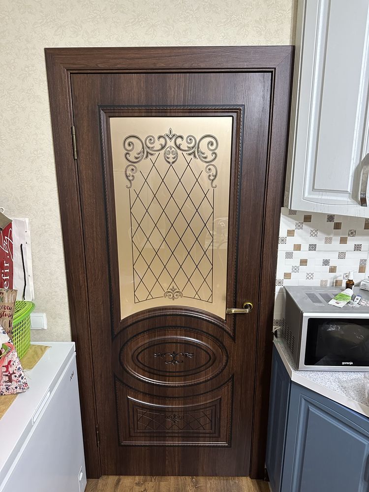 Продам двери с доборными досками