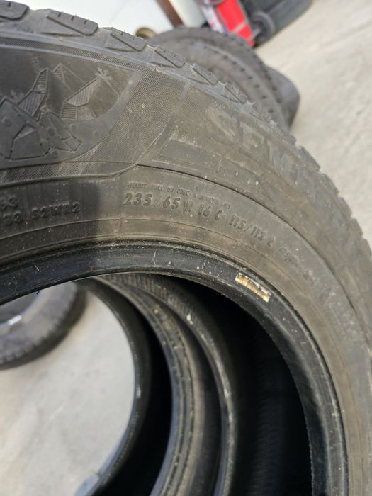 Anvelope de iarna 235-65r16c Semperit