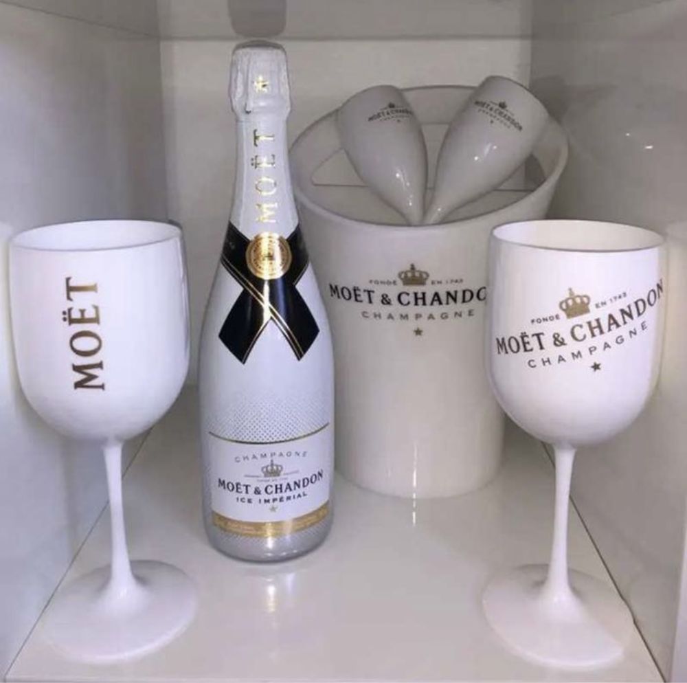Чаша MOET WHITE CUP и Шампаниера за бутилка MOET BUCKET