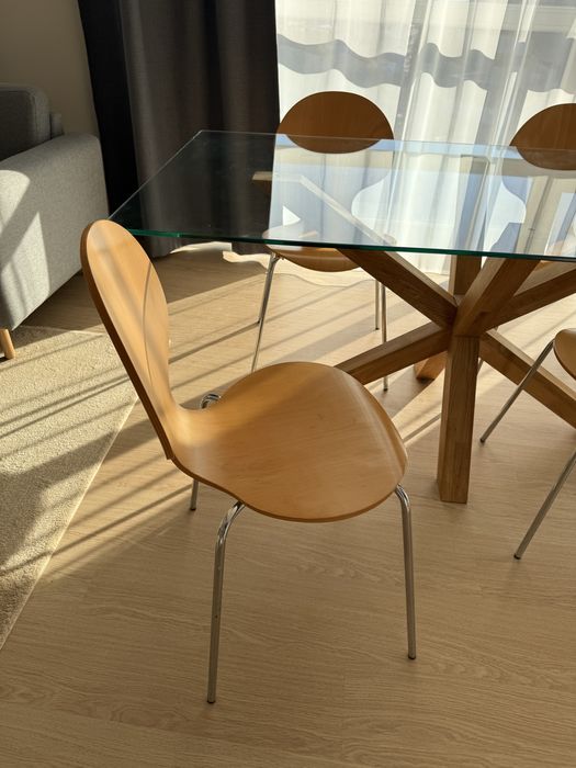 Маса за хранене с 4 стола