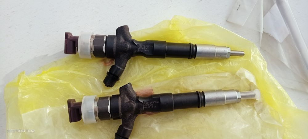 Продам форсунки и свечи накала ,Хайлюкс 2.5 дизель