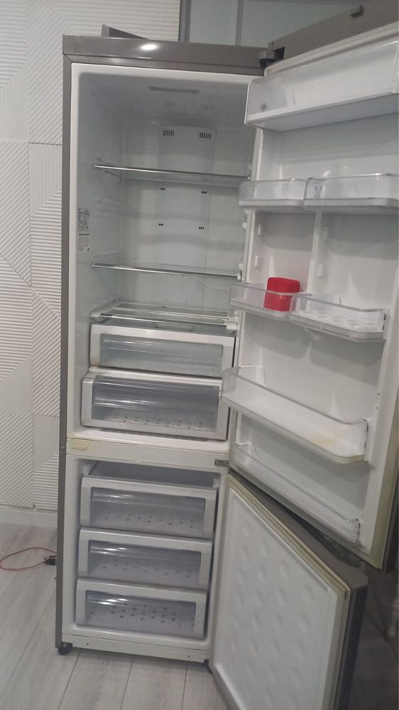 Срочно продам холодильник