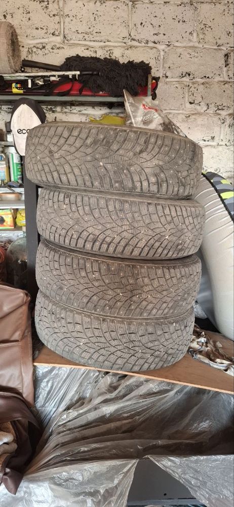 Шины зимние 215/65 R16