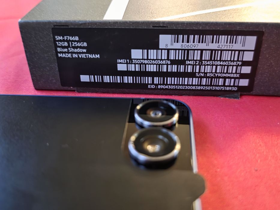 -Samsung Z Flip 6, Nou, Nefolosit, 256Gb, 12Ram, 0 cicluri incarcare,