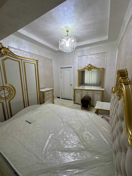 Срочно Продается квартира на Алмазарском районе ориентир ТЦ Ривиера