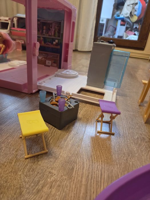 Rulota Barbie si Casa Barbie