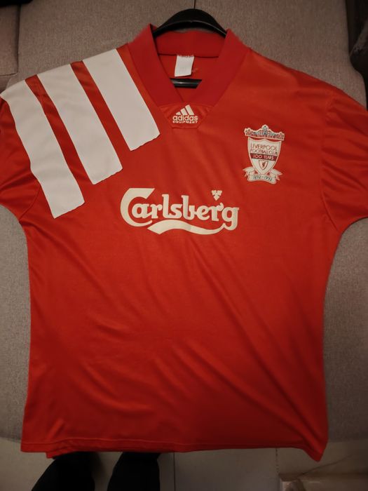 продавам оригинална футболна фланела на liverpool