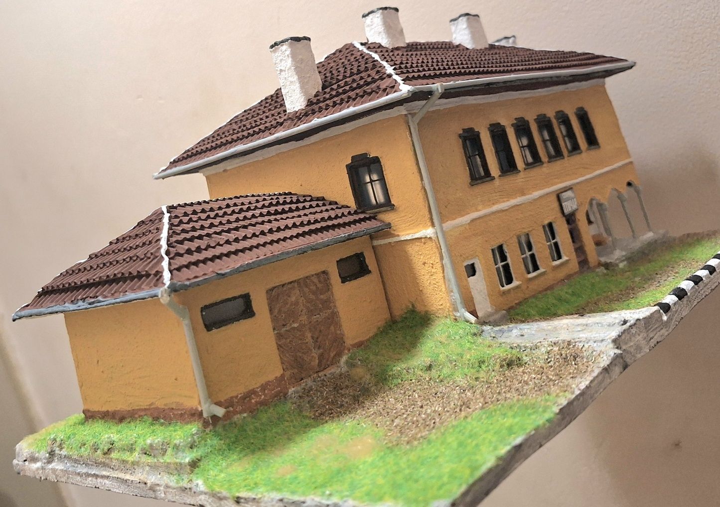 Продавам авторски макет на старата жп спирка"птичар" в мащаб 1:87